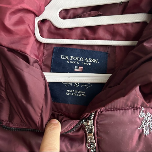 U.S. Polo Assn. Maroon Puffer Jacket for Kids - Picture 3 of 5